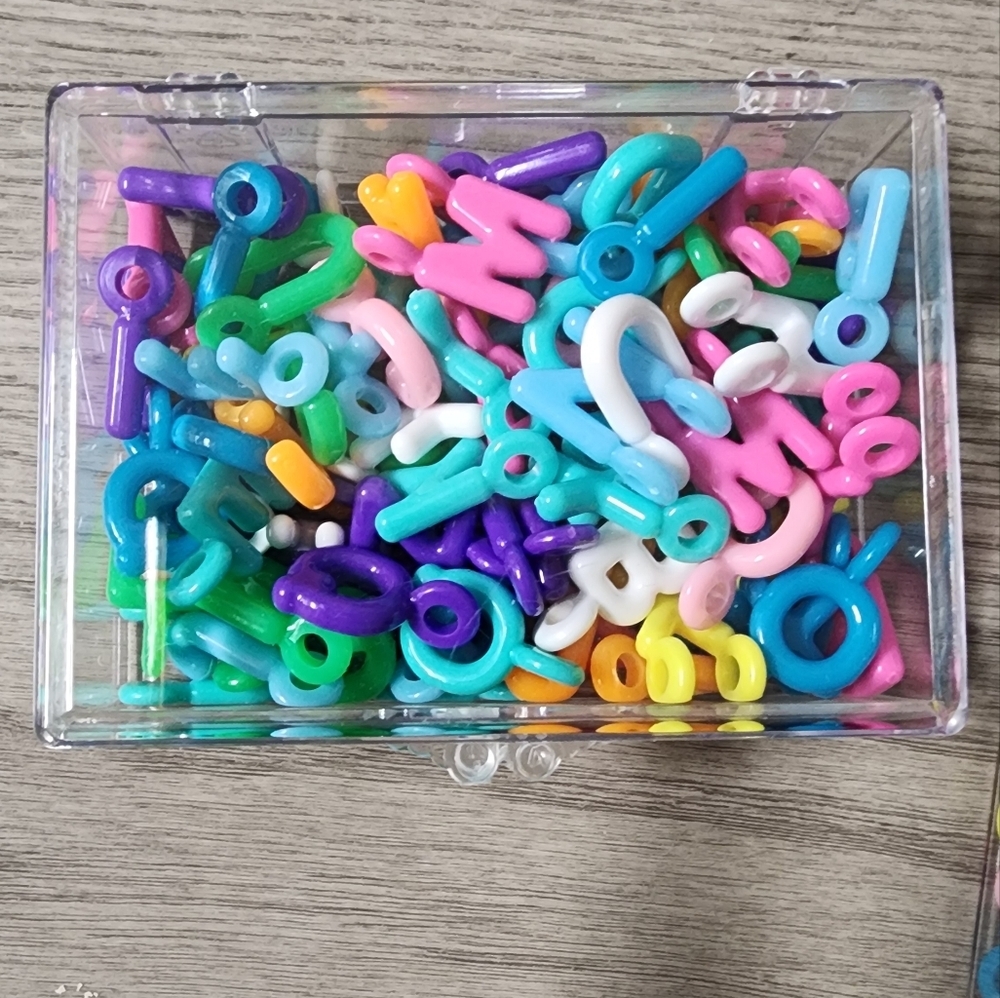 Beadtopia Acrylic Multicolor Letter Alphapets Bracelets Jewelery Making New - Picture 5 of 5